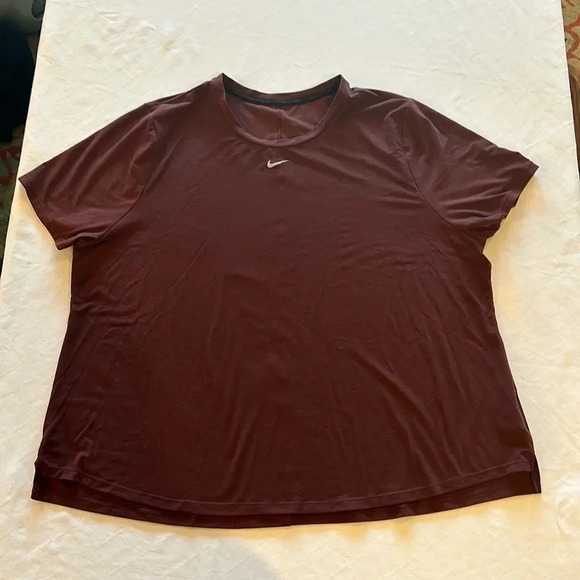 Nike Dri-FIT UV One Luxe Women's Standard Fit‎ Top Black Plus 2X DJ6751-273 EUC - Picture 1 of 3